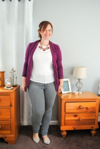 berry-blazer-white-t-gray-jeans-gray-flats-www.justjacq.com-@thejustjacq-2