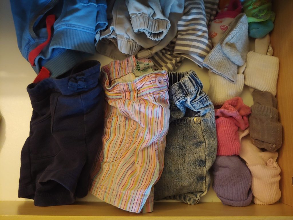 Thrifting a capsule wardrobe for Spring  nursing and maternity clothes  too! (with VIVAIA) 